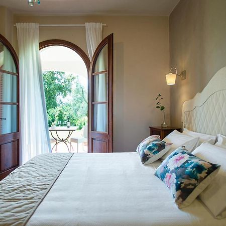 Agriturismo Tra Gli Ulivi, Chiappini Winery โบลเกริ ภายนอก รูปภาพ