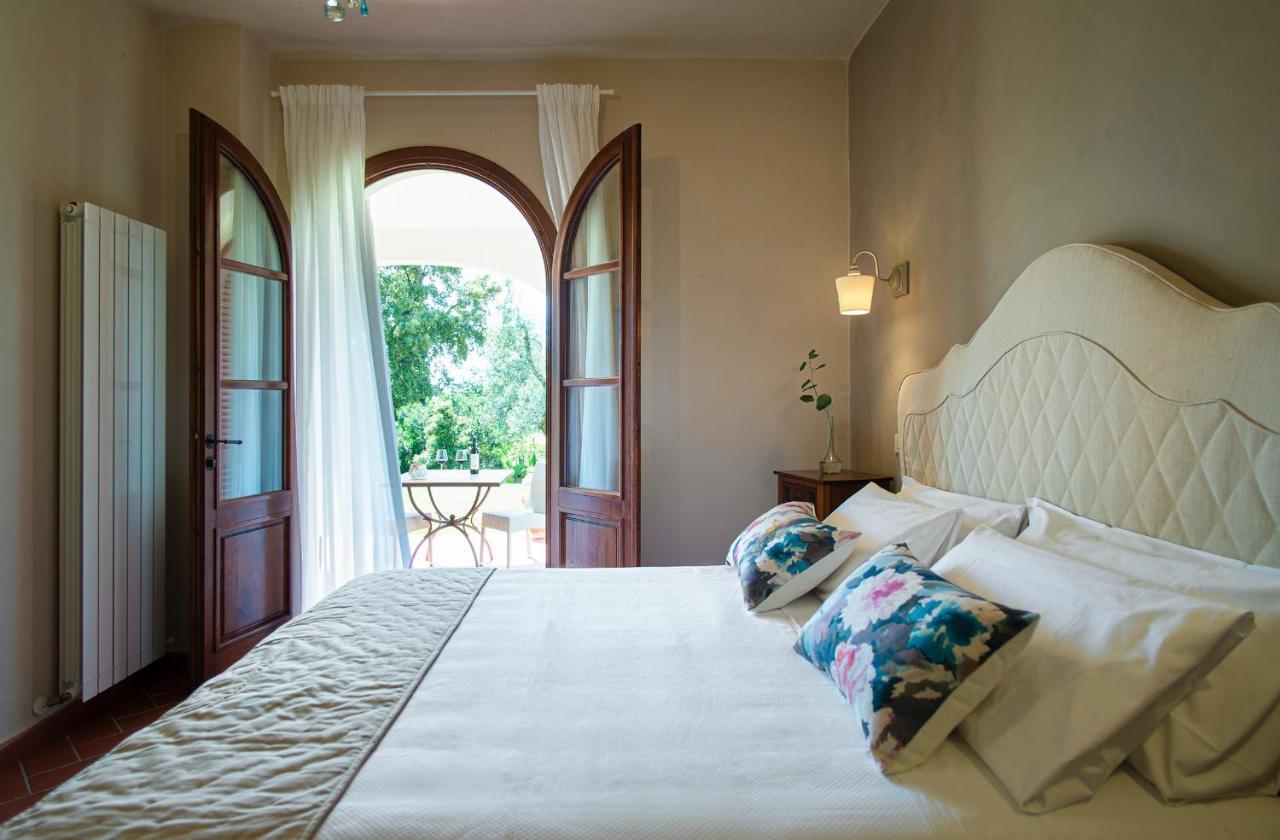 Agriturismo Tra Gli Ulivi, Chiappini Winery โบลเกริ ภายนอก รูปภาพ
