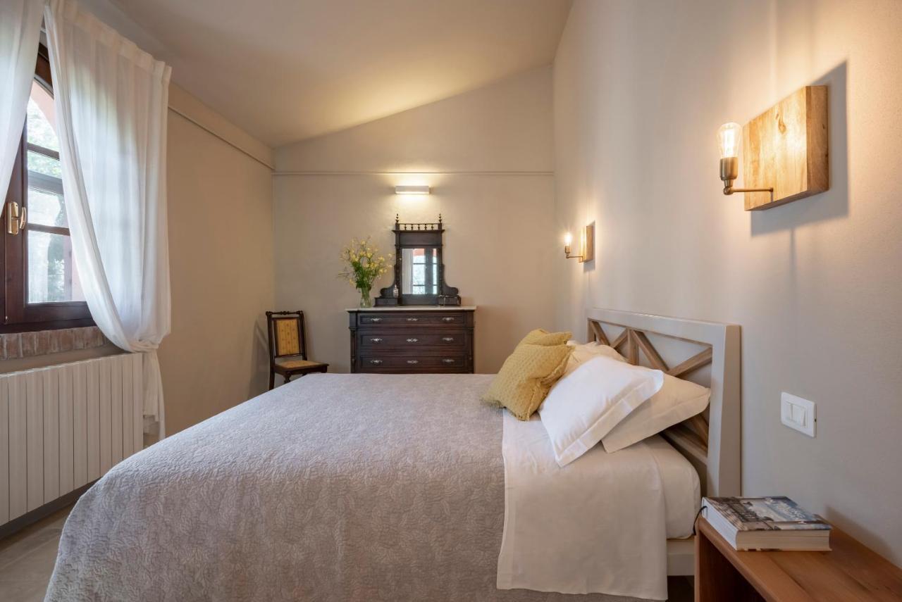 Agriturismo Tra Gli Ulivi, Chiappini Winery โบลเกริ ภายนอก รูปภาพ