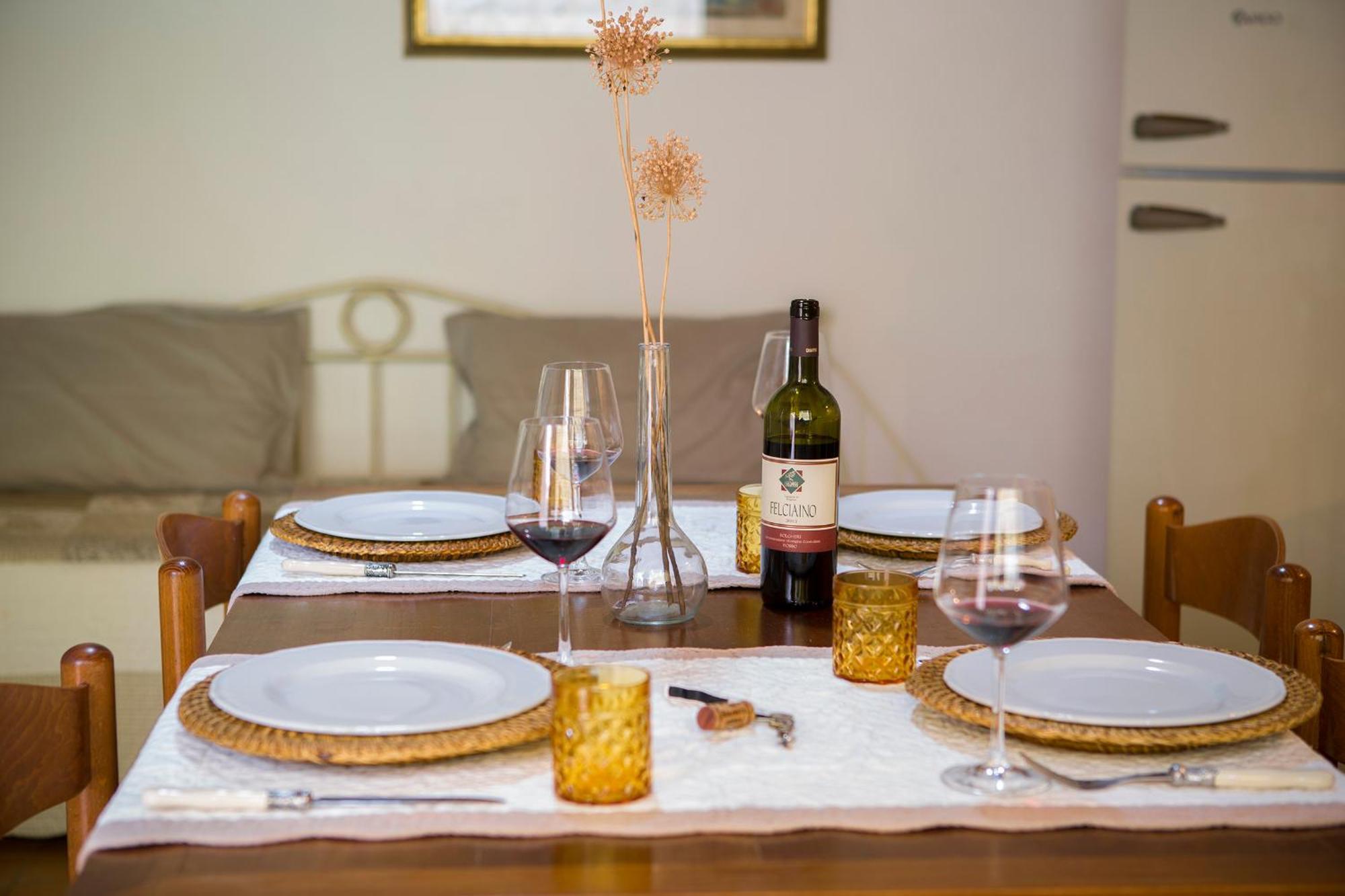 Agriturismo Tra Gli Ulivi, Chiappini Winery โบลเกริ ภายนอก รูปภาพ