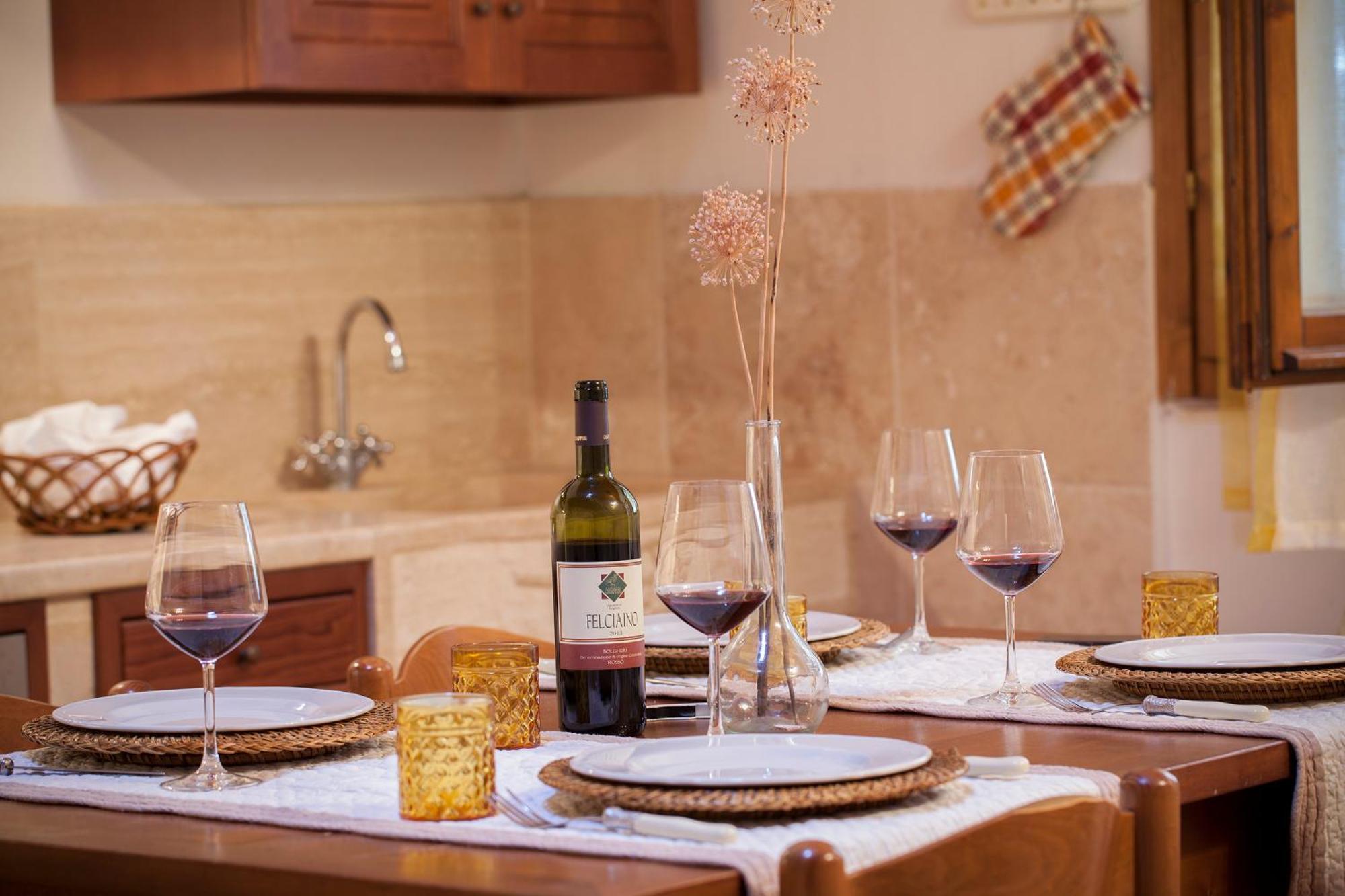 Agriturismo Tra Gli Ulivi, Chiappini Winery โบลเกริ ภายนอก รูปภาพ