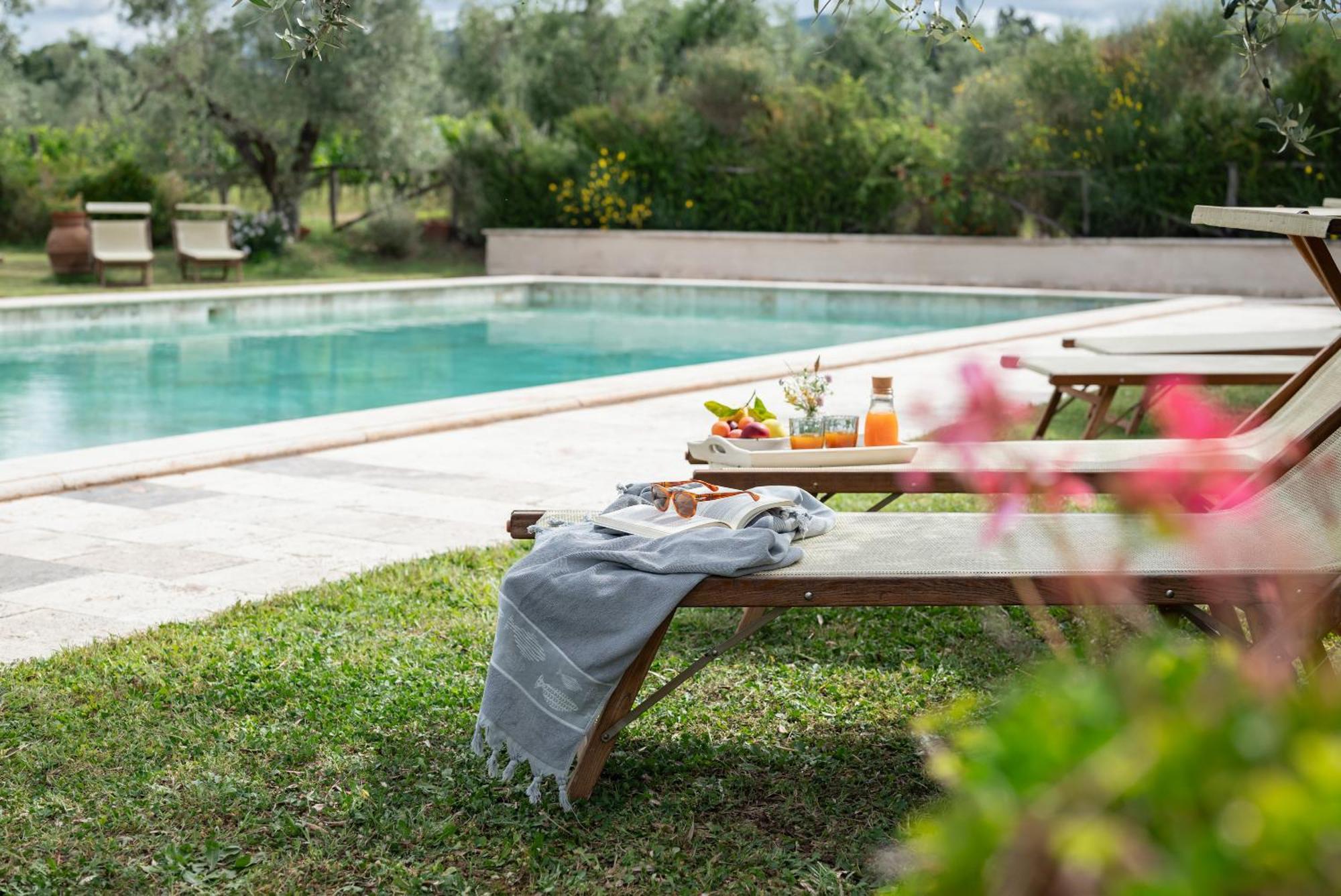 Agriturismo Tra Gli Ulivi, Chiappini Winery โบลเกริ ภายนอก รูปภาพ