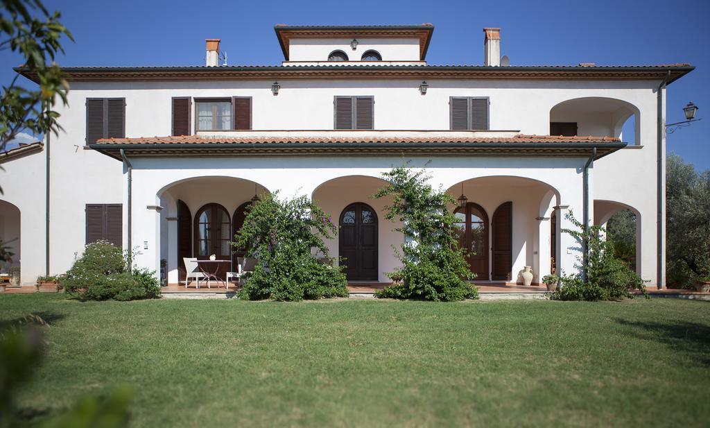 Agriturismo Tra Gli Ulivi, Chiappini Winery โบลเกริ ภายนอก รูปภาพ