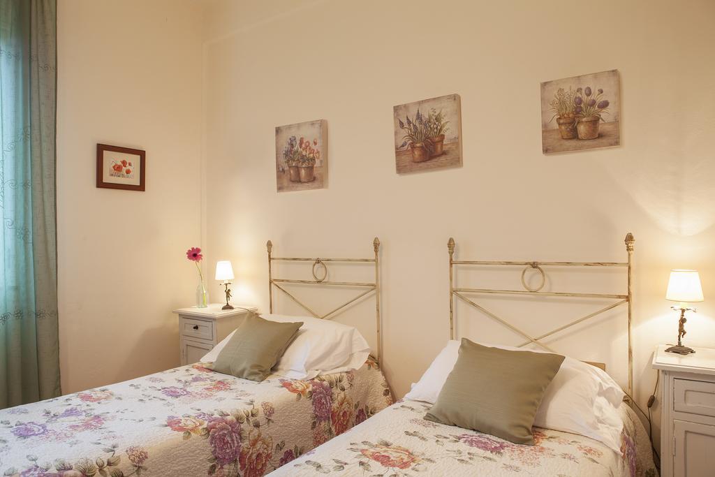 Agriturismo Tra Gli Ulivi, Chiappini Winery โบลเกริ ภายนอก รูปภาพ