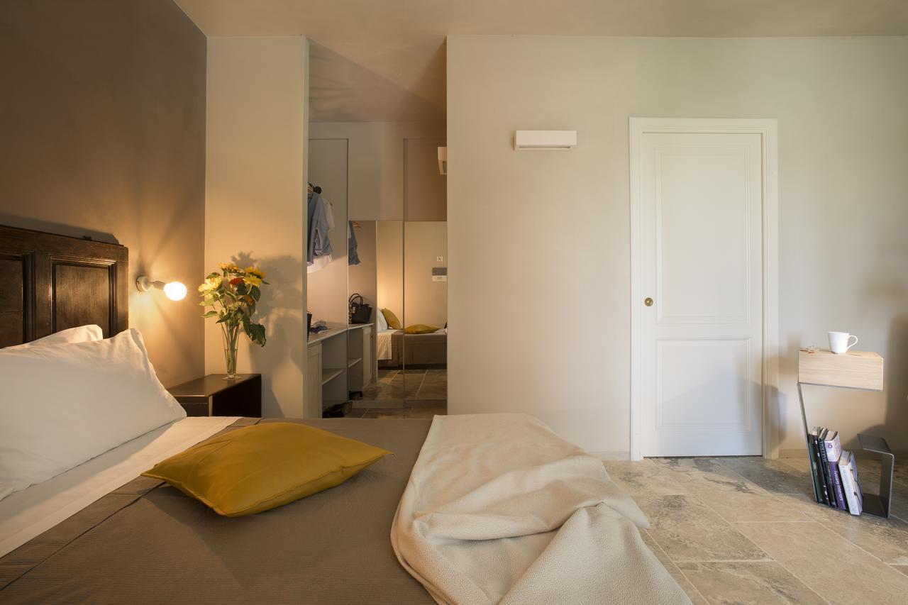 Agriturismo Tra Gli Ulivi, Chiappini Winery โบลเกริ ภายนอก รูปภาพ