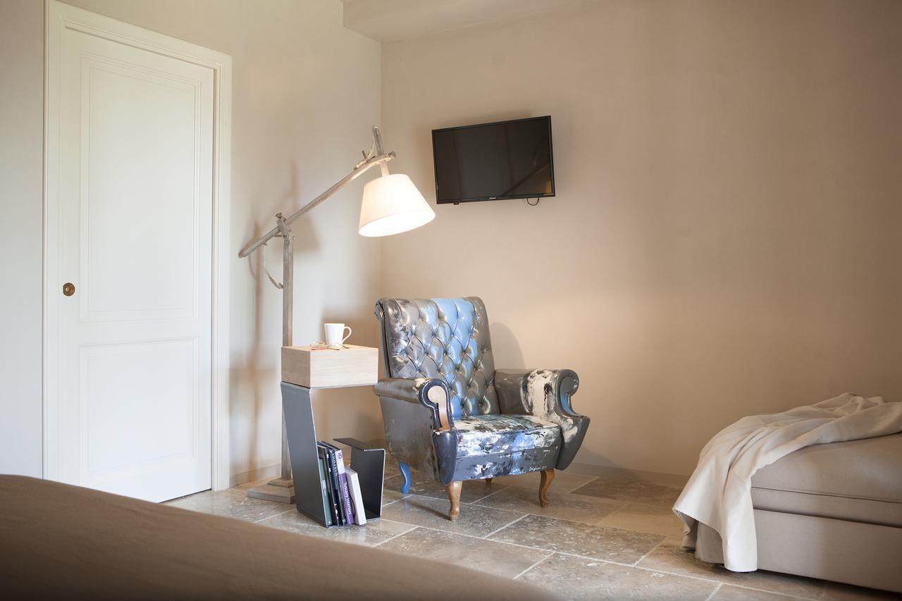 Agriturismo Tra Gli Ulivi, Chiappini Winery โบลเกริ ภายนอก รูปภาพ